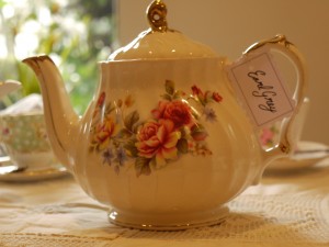 Rose tea pot